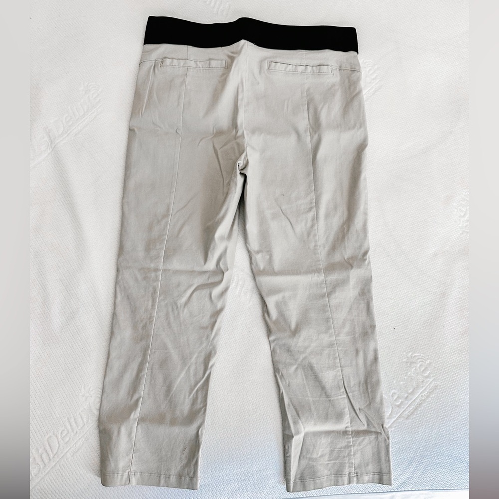 Simply Vera Vera Wang Stretch Cropped Pants, size M - Picture 2 of 4